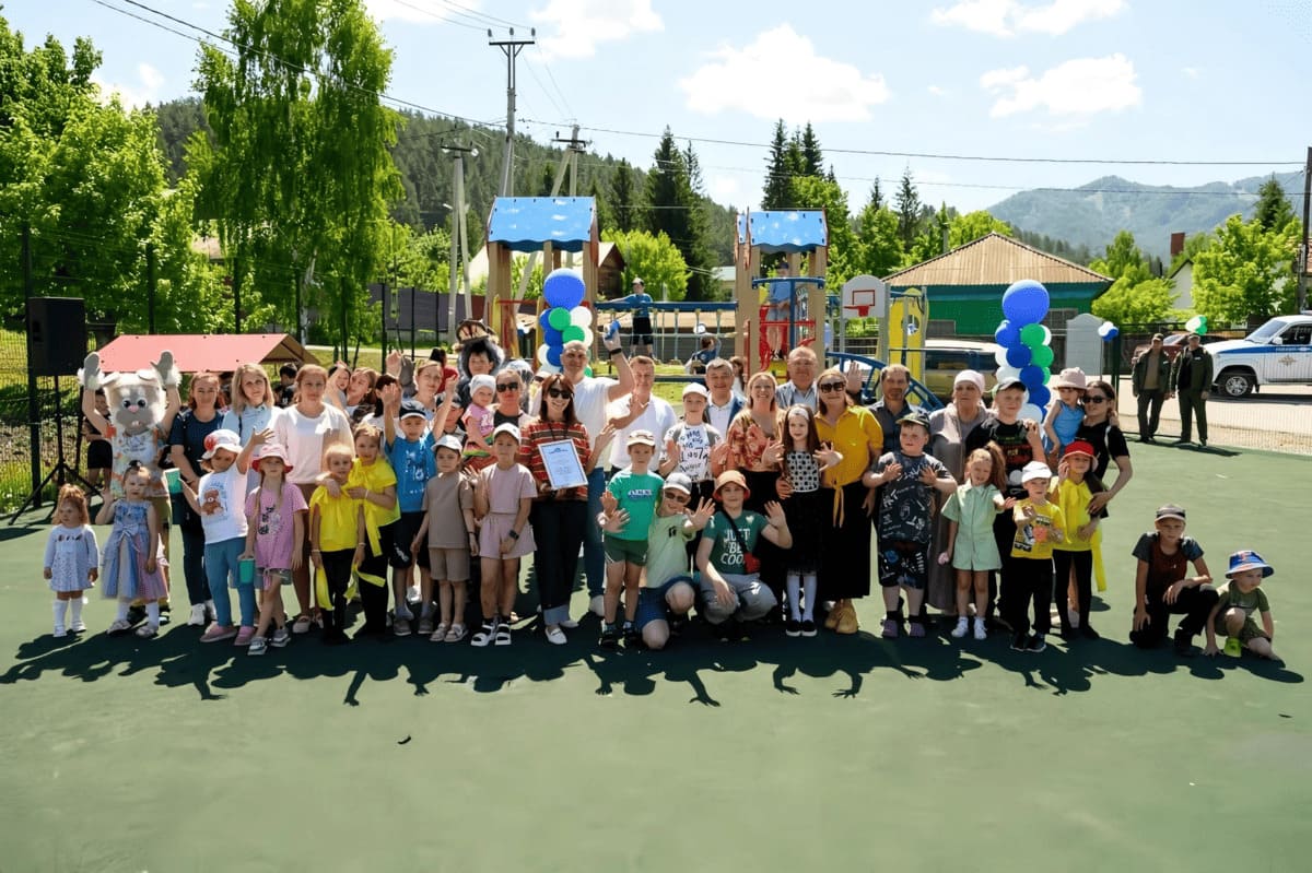 Детская площадка в&nbsp;с.&nbsp;Манжерок
